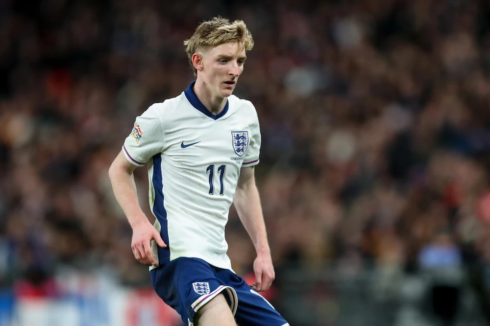 Anthony Gordon, Angleterre