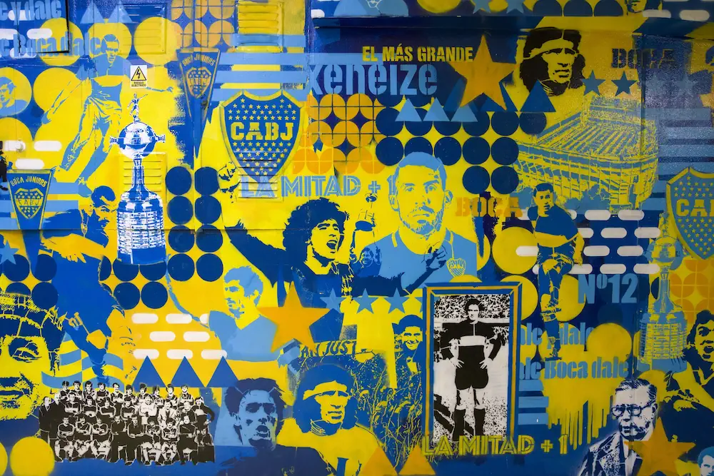 Mur de Boca Juniors avec détails peints au Museo de la Pasión Boquense à La Boca