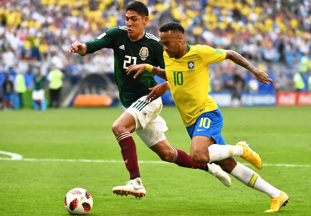 Edson Álvarez et Neymar