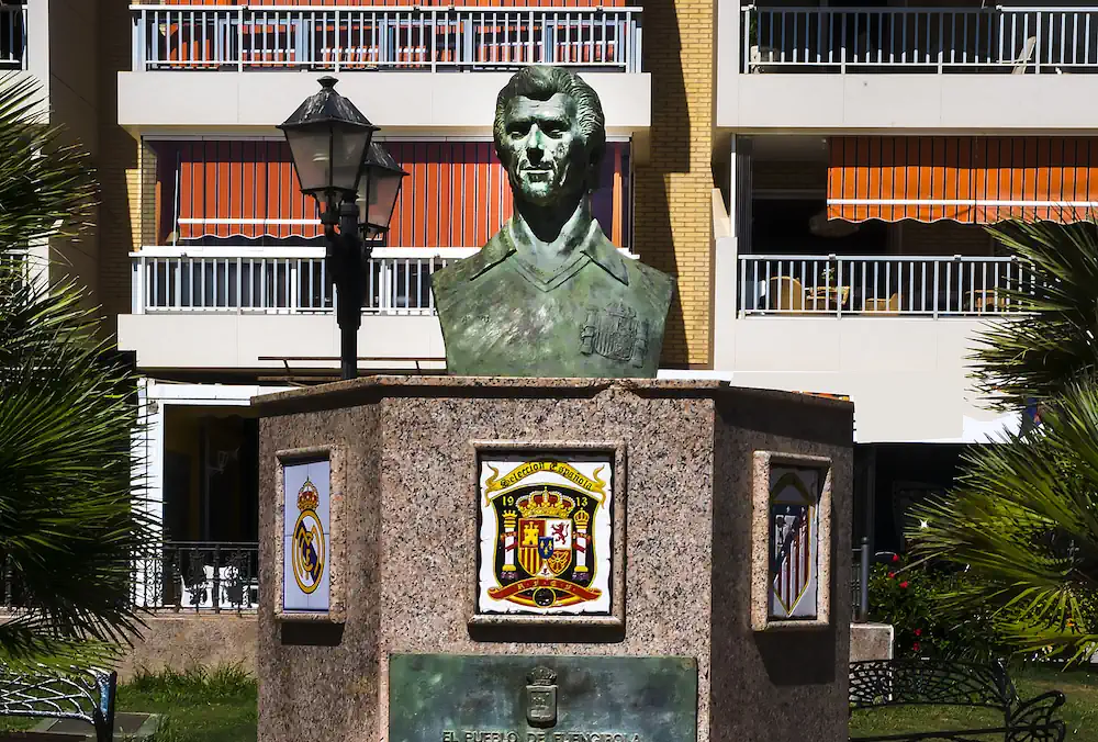 Statue de Juanito à Fuengirola, où il est né